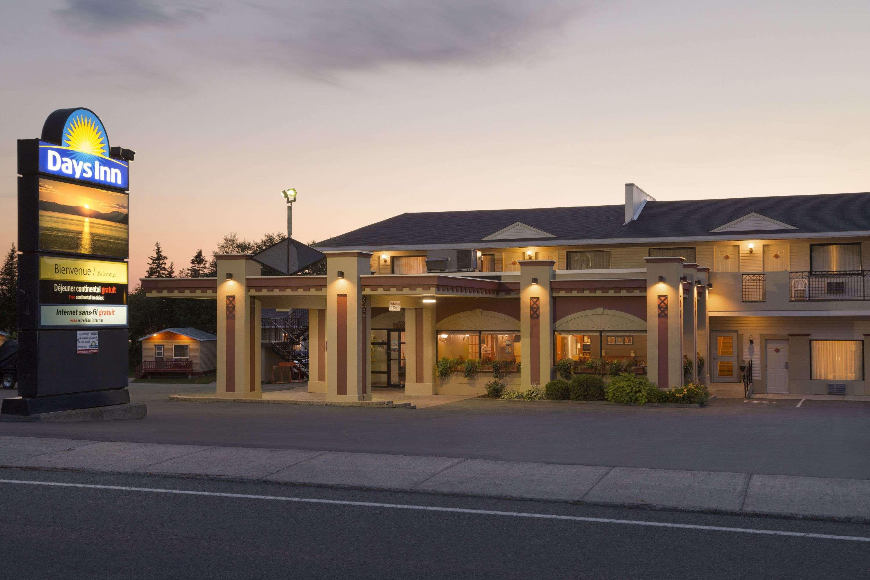 Days Inn By Wyndham Rivière-du-Loup Dış mekan fotoğraf