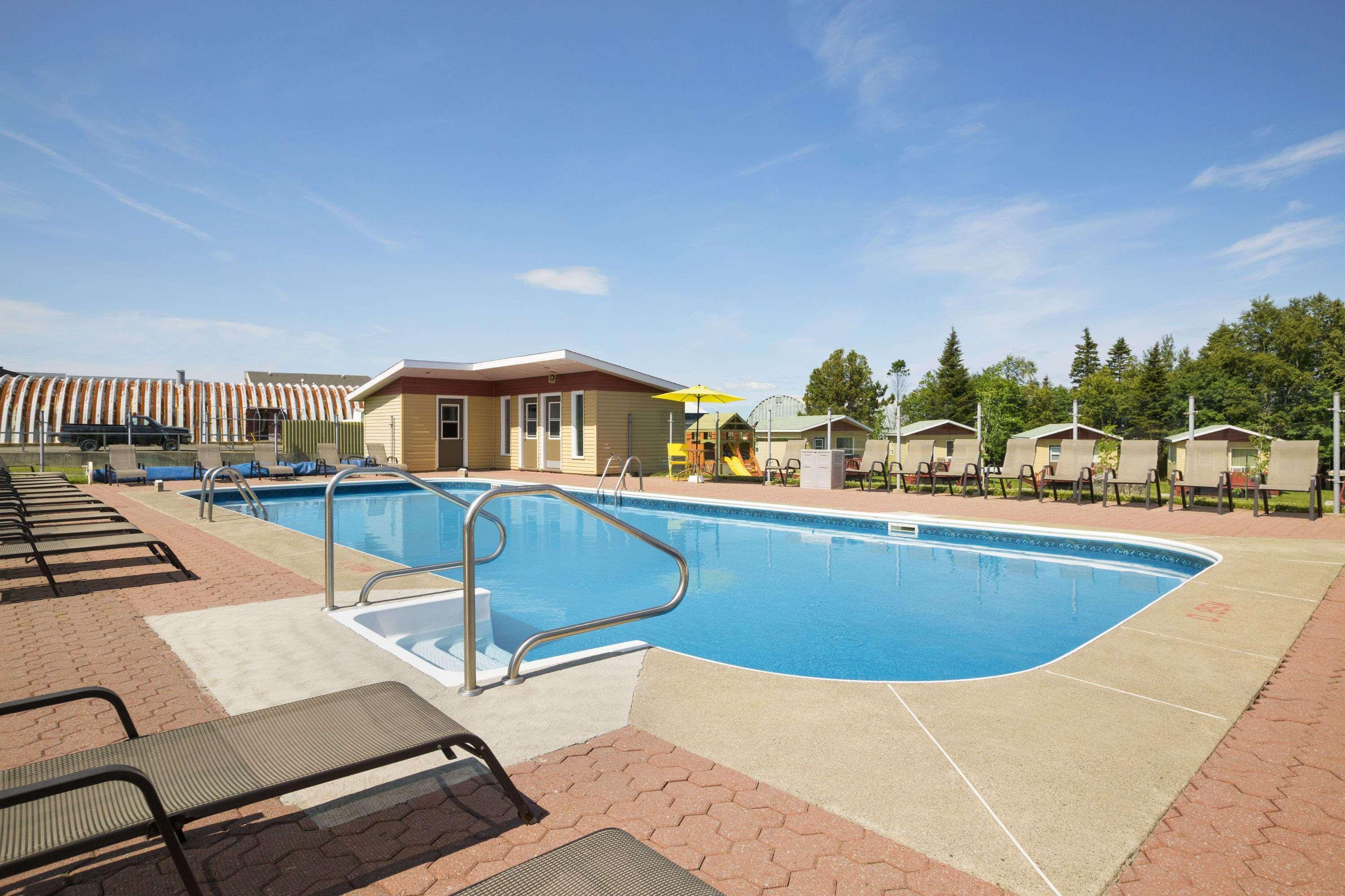 Days Inn By Wyndham Rivière-du-Loup Dış mekan fotoğraf