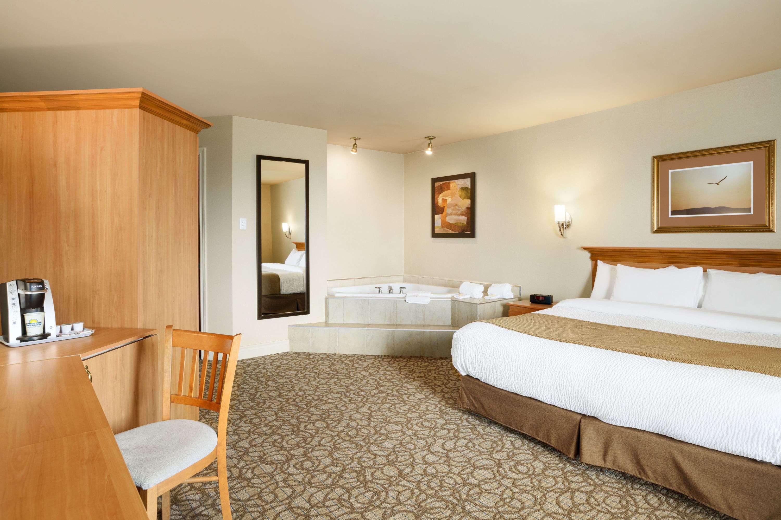 Days Inn By Wyndham Rivière-du-Loup Dış mekan fotoğraf